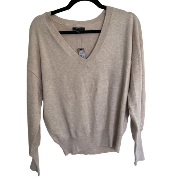 RW&CO. Sweaters - NWT RW & Co. v neck sweater